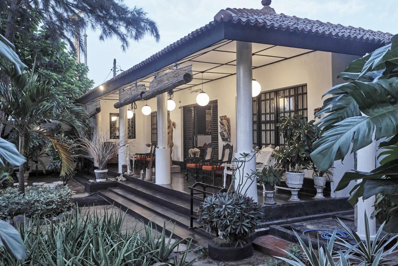 The Icebear Guesthouse Negombo Exterior photo