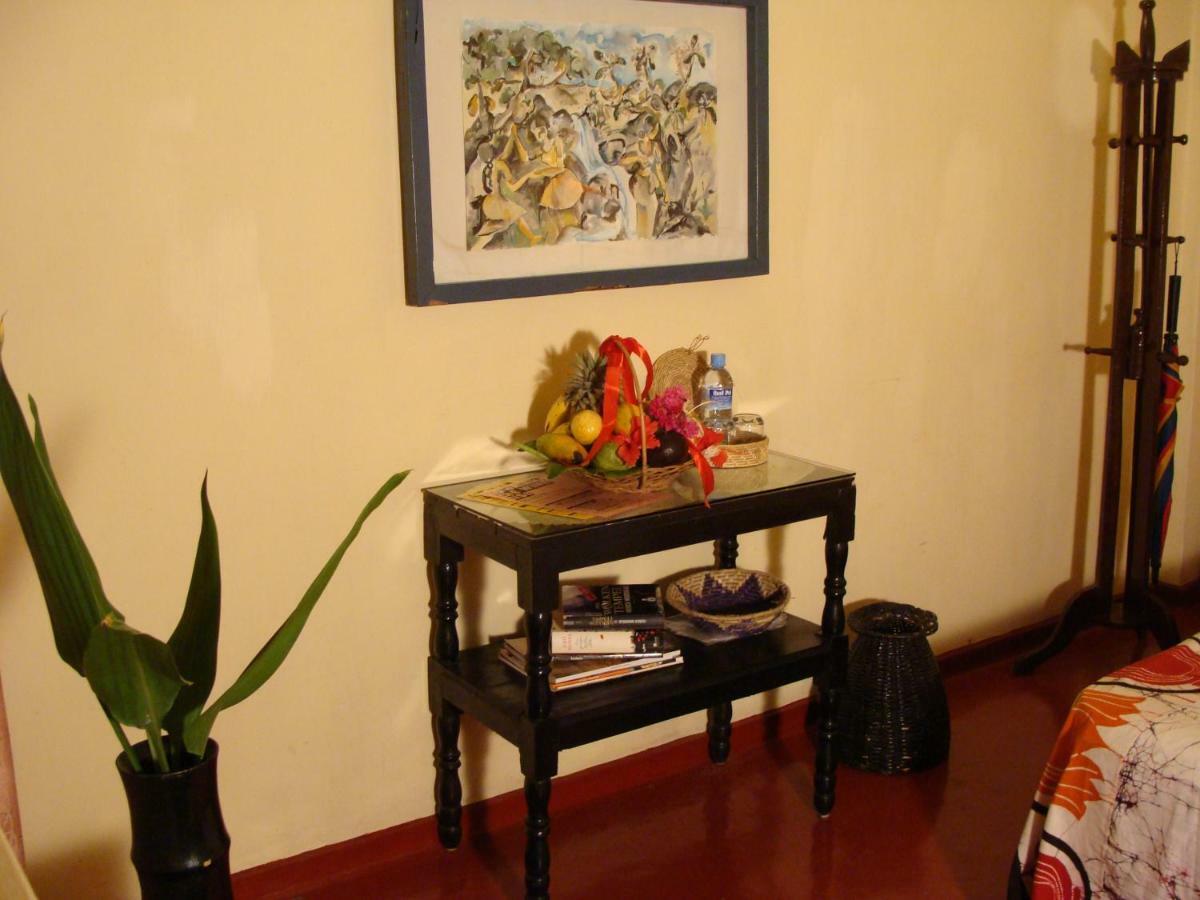 The Icebear Guesthouse Negombo Exterior photo